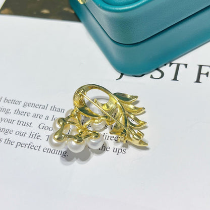 Natural Pearl Grape Design Brooch
