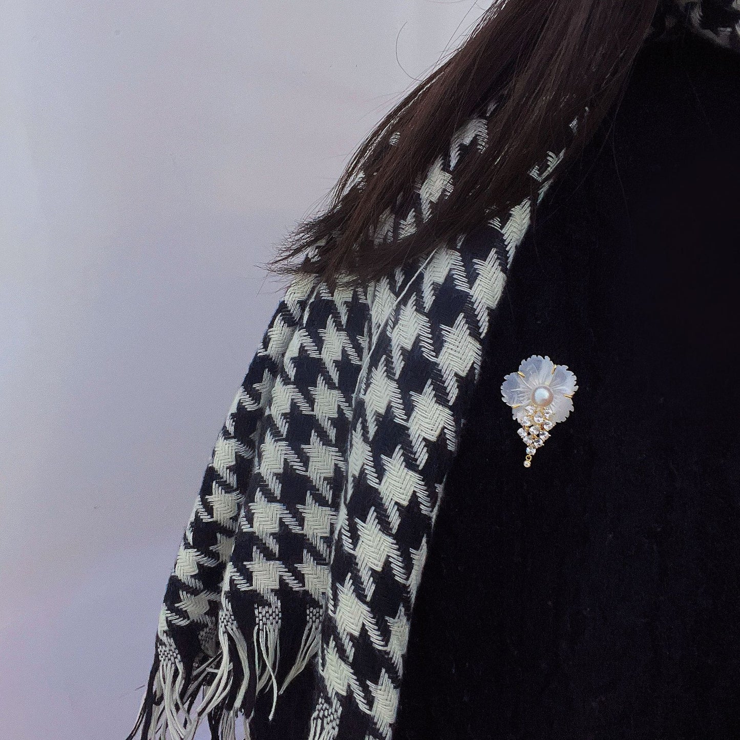 Natural Pearl Three-dimensional Flower Design Brooch