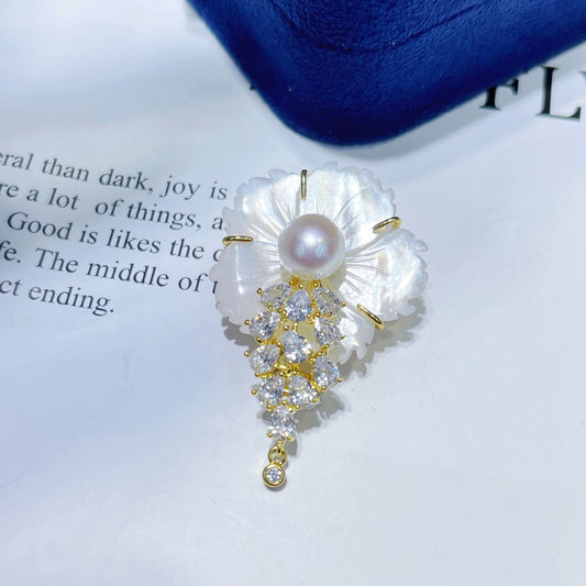 Natural Pearl Three-dimensional Flower Design Brooch