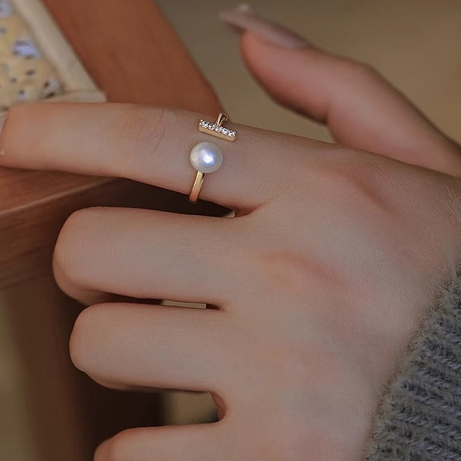 T-shaped design pearl ring