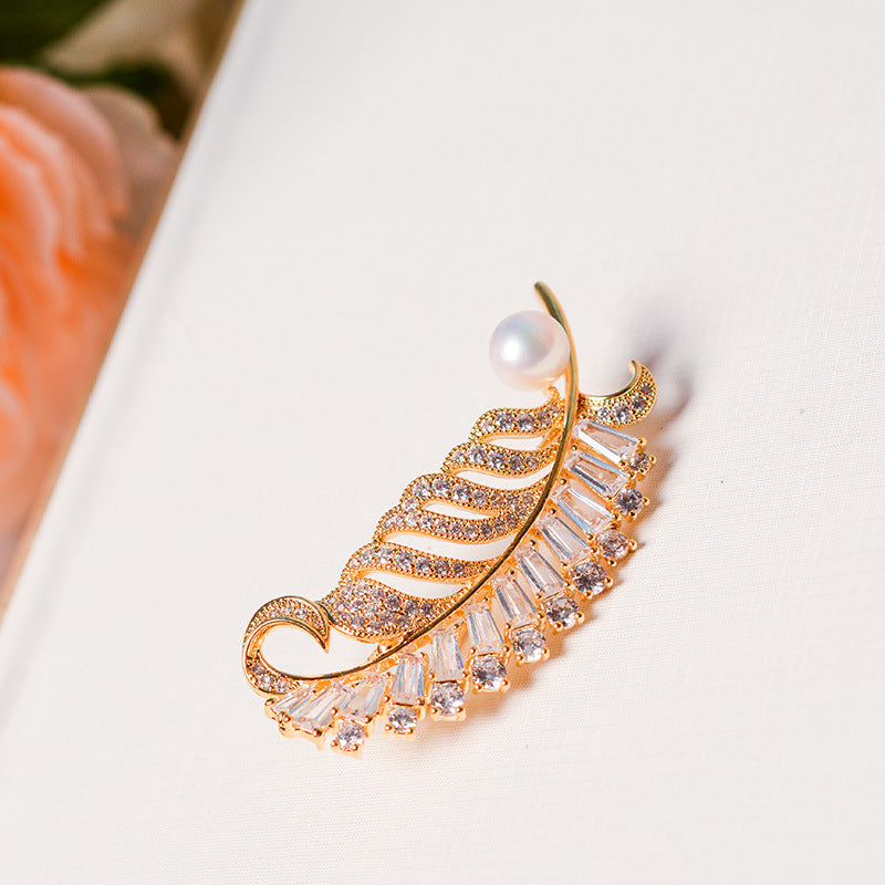 Natural Pearl Feather Design Retro Brooch