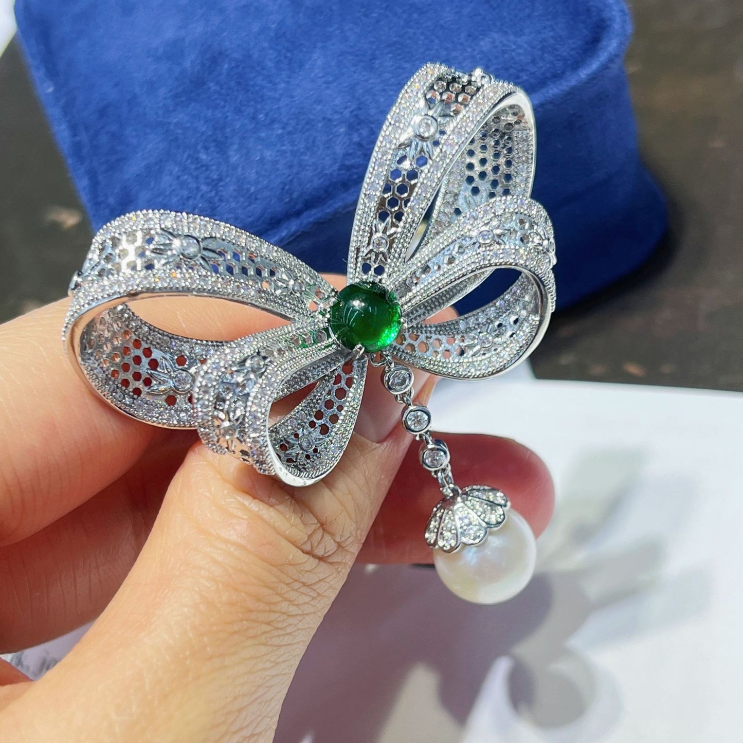 Bow Natural Pearl Design Brooch