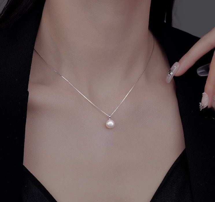 Classic Simple Versatile Pearl Pendant