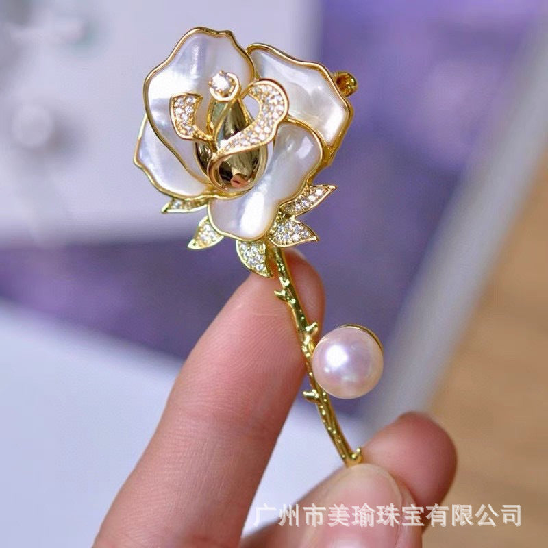 Natural Pearl Rose Niche Luxury Brooch
