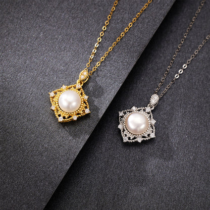 Fashion Versatile Light Pearl Pendant