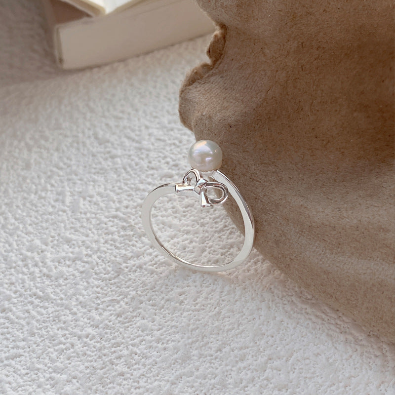 Bow pearl ring