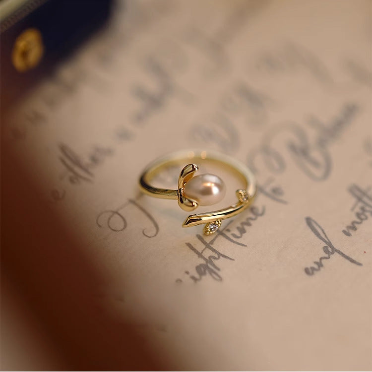 Flower pearl ring
