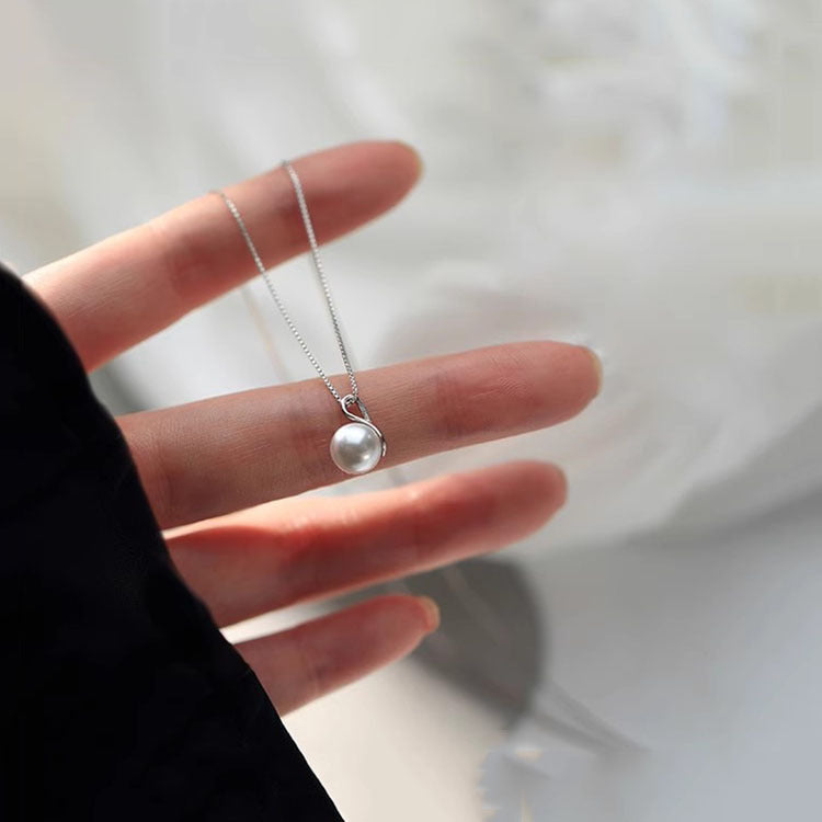 Niche design light luxury high sense simple commute versatile collarbone chain