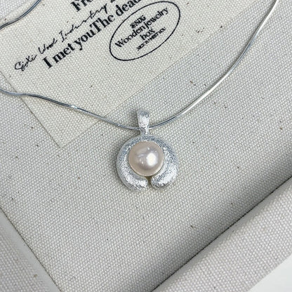 Natural pearl matte gentle wind necklace