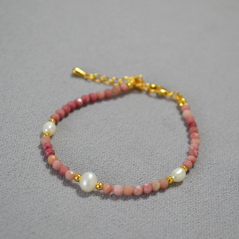 Small pearl sweet design beaded necklace