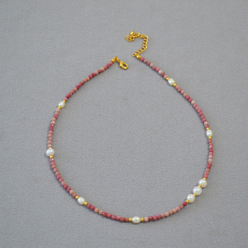 Small pearl sweet design beaded necklace