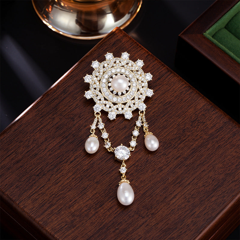 Natural Pearl Tassel Design Brooch
