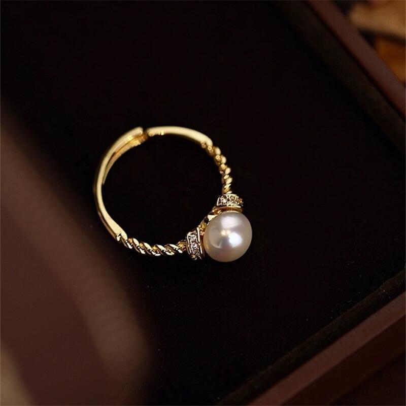 Natural freshwater pearl twist silver ring
