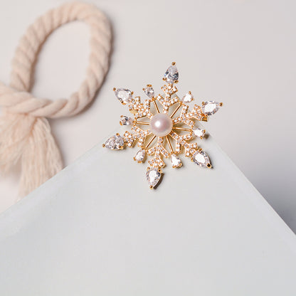 Natural Pearl Retro Snowflake Design Brooch