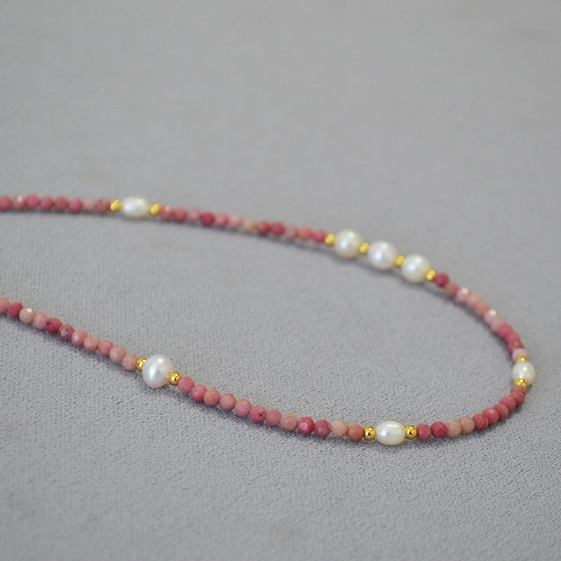 Small pearl sweet design beaded necklace