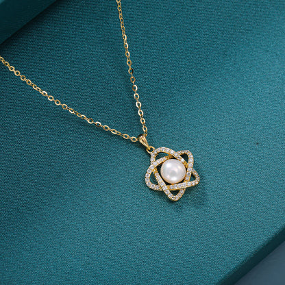 Pentagram design pearl necklace