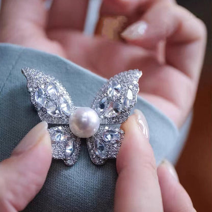 Xiaoxiangfeng Natural Pearl Butterfly Design Brooch