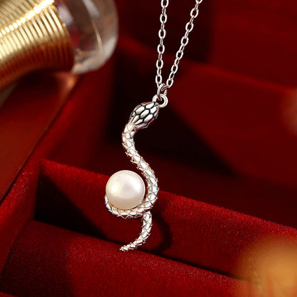 Premium retro design snake collarbone chain pearl pendant