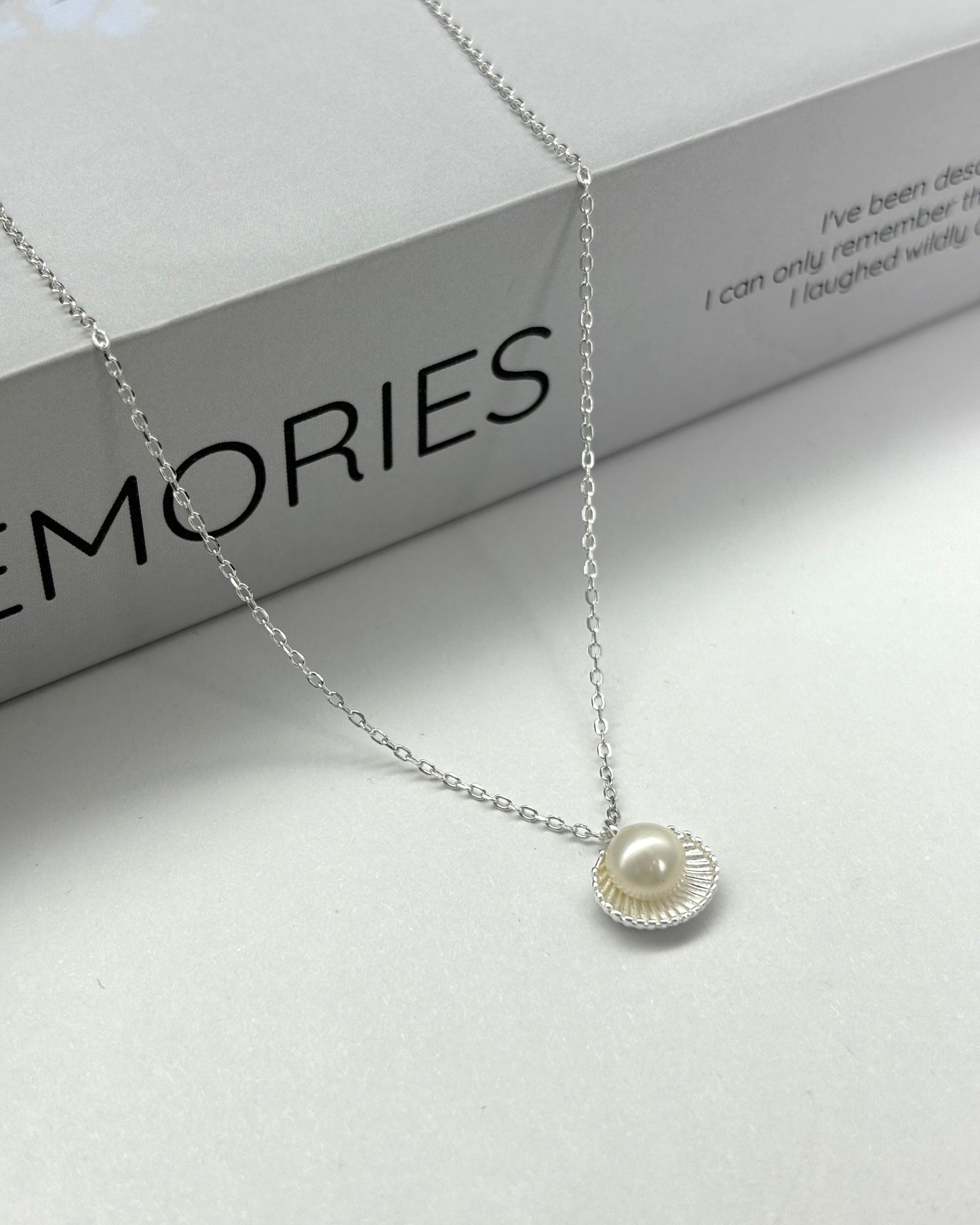 French retro gentle temperament simple shell natural freshwater pearl necklace