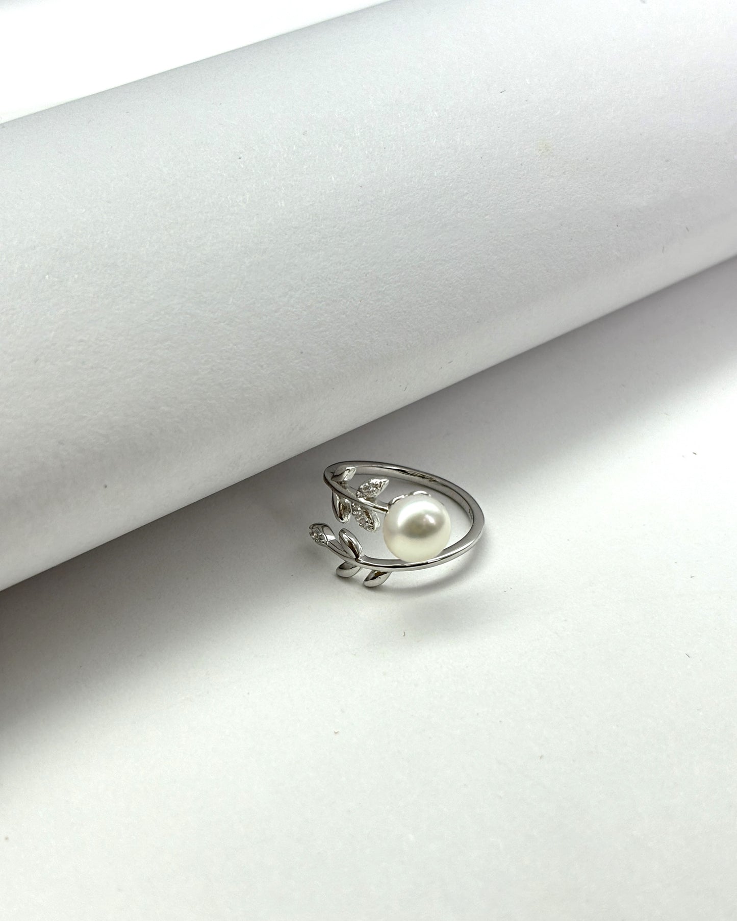 Flower Design Pearl Ring