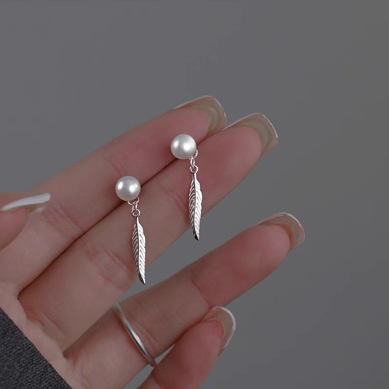 Feather freshwater pearl stud earrings