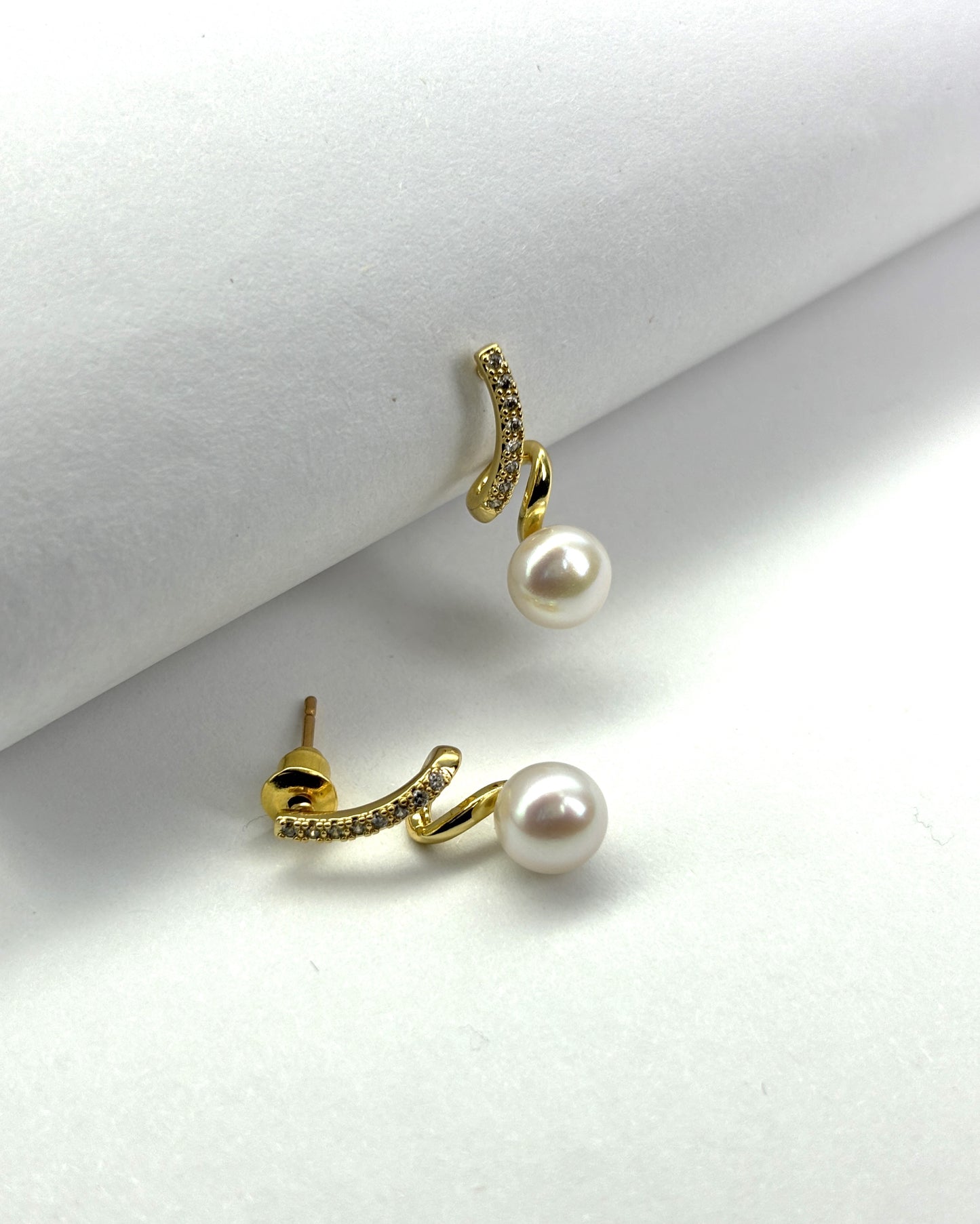 Music note natural pearl stud earrings