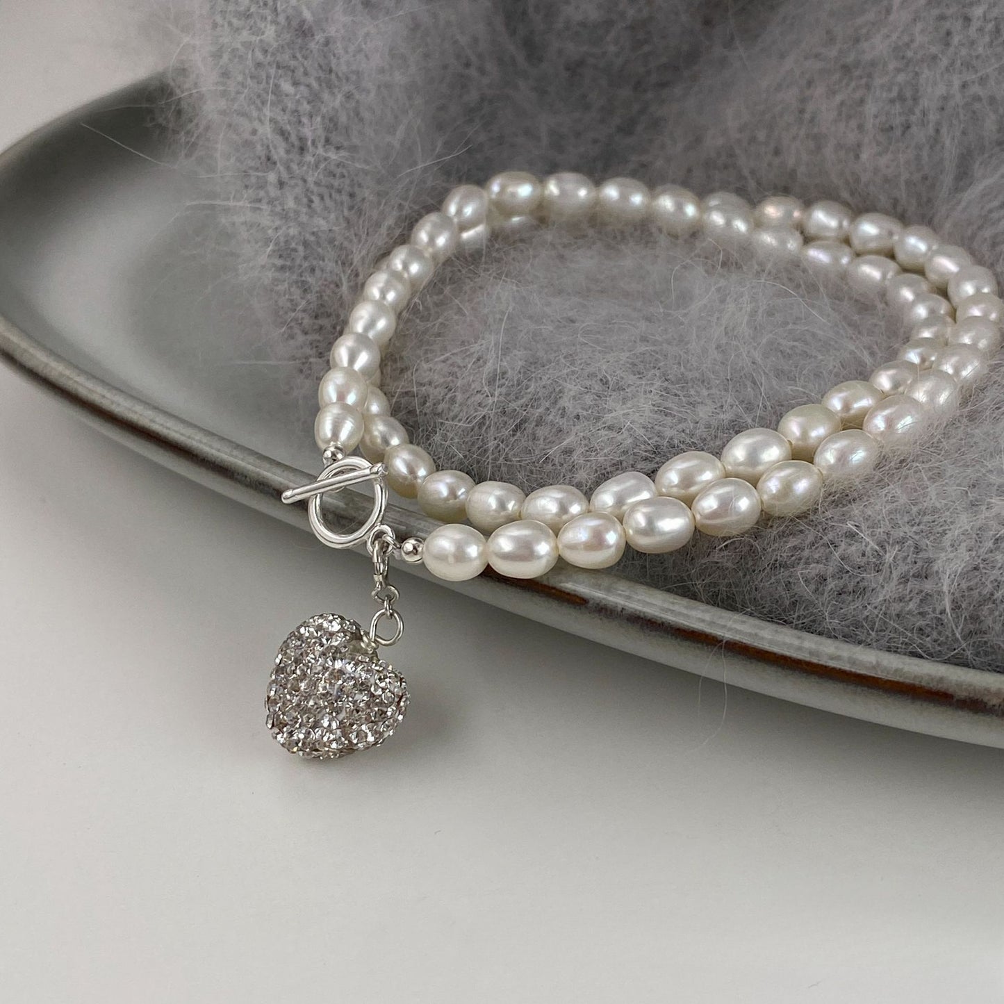 Love niche retro collarbone chain pearl necklace