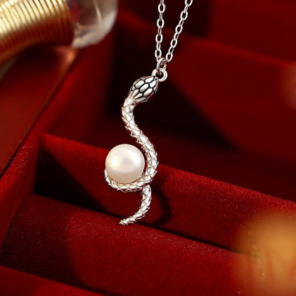 Premium retro design snake collarbone chain pearl pendant