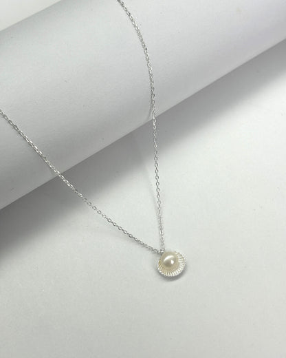 French retro gentle temperament simple shell natural freshwater pearl necklace